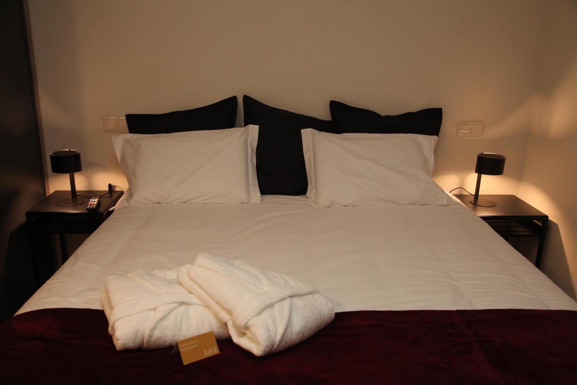 Novabila Guesthouse Vila Real Eksteriør billede